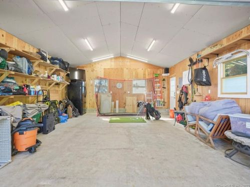 10 Pink Cloud Ct, Norwalk CT  06851-3310 exterior