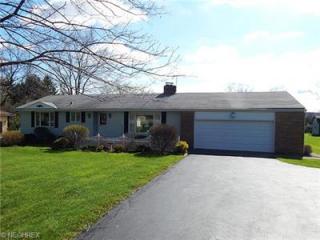553 Ridge Rd, Hinckley, OH 44233-9446