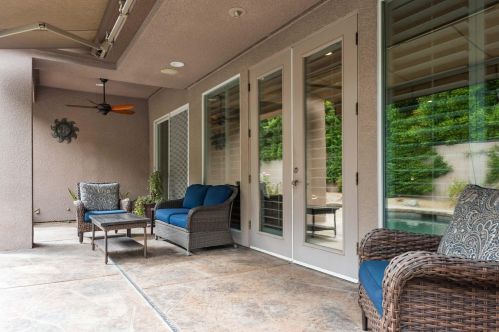 8 King Edward Ct, Rancho Mirage CA  92270-1621 exterior