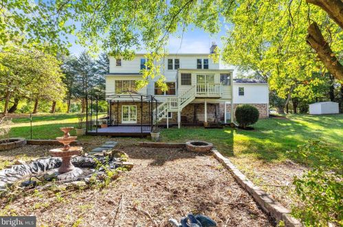 5758 Benford Dr, Haymarket VA  20169-2503 exterior