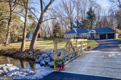 817 Bryn Mawr Ave, Newtown Square PA  19073-4333 exterior