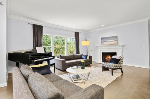 15 Old Stamford Rd, New Canaan CT  06840-6252 exterior