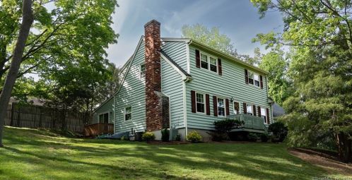 44 Dogwood Rd, North Haven, CT 06473-2912