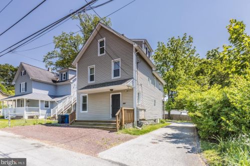 832 Maple Ave, Berwyn, PA 19312-1726