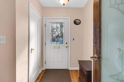 23 Yale Blvd, New Hyde Park, NY 11040-3835