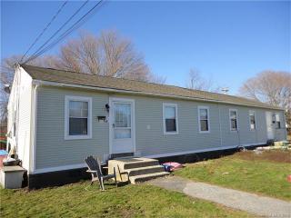 17 Utica Ct, Groton, CT 06340-4716