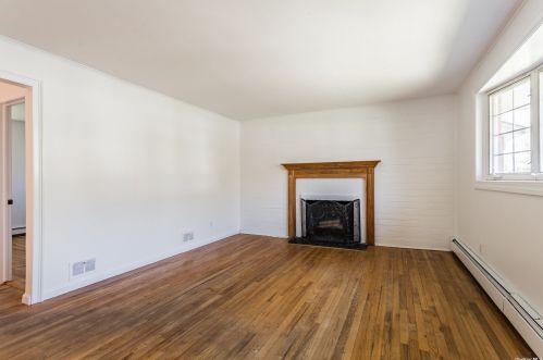 18 Lancaster Pl, Huntington Station NY  11746-4222 exterior