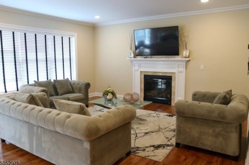 25 Ridge Rd, West Paterson NJ  07424-2416 exterior