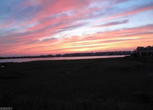 413 Lagoon Blvd, Brigantine City, NJ 08203-1279