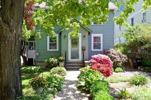 71 Knickerbocker Ave, Stamford, CT 06907-2517
