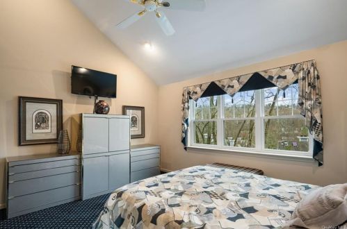 9 High Ridge Rd, Crotonville NY  10562-1969 exterior