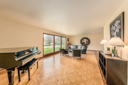 8524 Pelham Pkwy, Milwaukee, WI 53217-2443