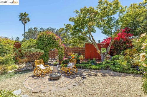 2463 Burlington St, Oakland CA 94602-2515 exterior