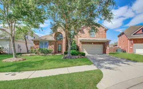 2011 Mountain Creek St, Pearland, TX 77584-8748