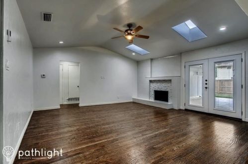 2117 Baltimore Dr, Richardson TX  75081-5409 exterior