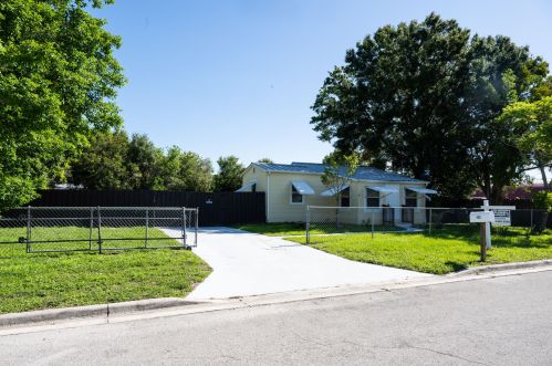 406 Palm Ave, Fort Pierce, FL 34982-6220