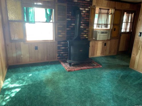 751 7th St, North Lindenhurst NY  11757-5511 exterior