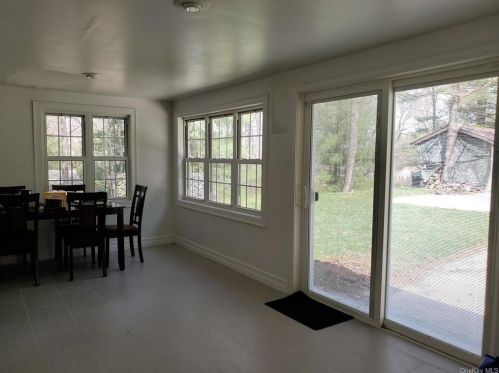 32 Hemlock Dr, Monticello NY  12701-4342 exterior