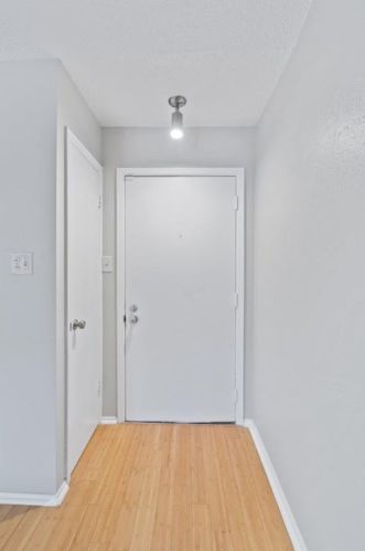 1415 Braker Ln, Austin, TX 78758-3701