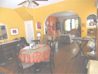 335 Rector St, Philadelphia PA  19128-5037 exterior
