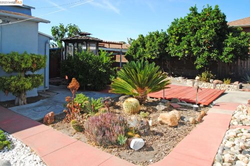 16497 Kent Ave, San Lorenzo CA  94580-1230 exterior