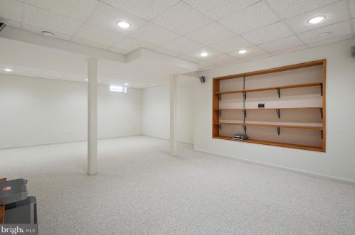 15 Lake Narraticon Dr, Swedesboro NJ  08085-3417 exterior