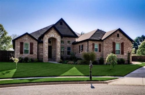 1900 Oakmont Rd, Bentonville, AR 72712-9251