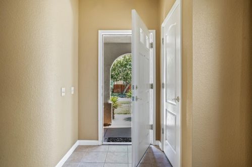 3213 Dewar Ln, Turlock CA  95382-9672 exterior