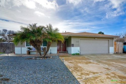 10023 Reola Dr, Lakeside, CA 92040-3331