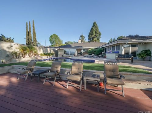 4315 Coronet Dr, Van Nuys, CA 91316-4324