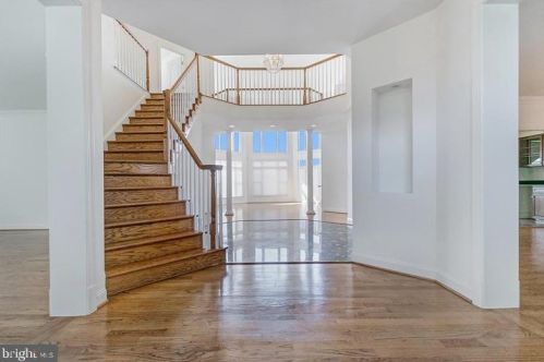 8362 Sapphire Lakes Ct, Gainesville, VA 20155-3224