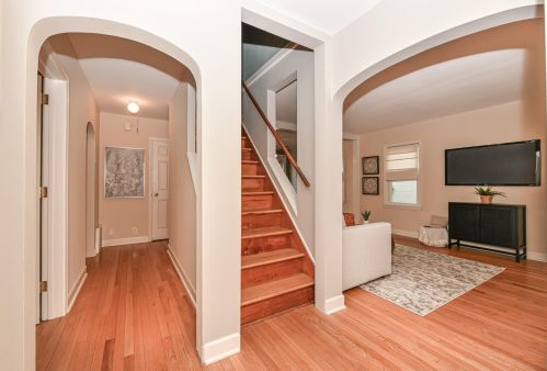 3325 Quincy Ave, Milwaukee, WI 53207-2721
