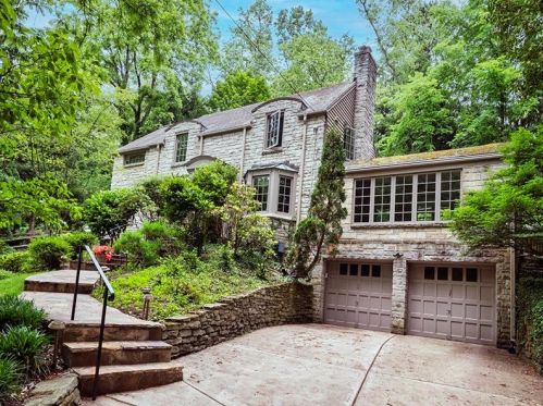 16 Frst Gln Dr, Pittsburgh PA 15228-1512 exterior