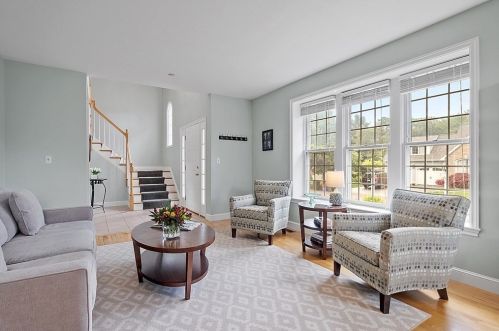 130 Weyland Cir, North Andover, MA 01845-4935