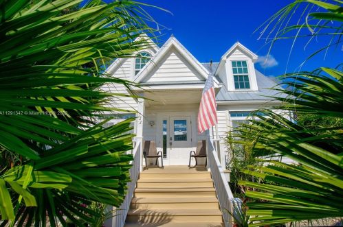 722 Largo Rd, Key Largo, FL 33037-3015