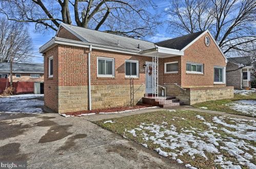 3813 Green St, Harrisburg, PA 17110-1544