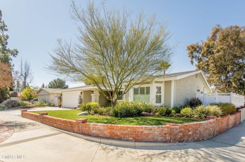 295 Satinwood Ave, Calabasas, CA 91377-1245