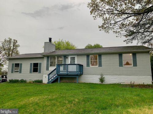 633 York Ln, Leesburg, VA 20175-4017