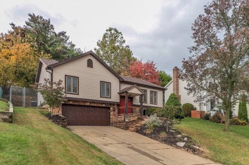 300 Highlander Heights Dr, Glenshaw, PA 15116-2565