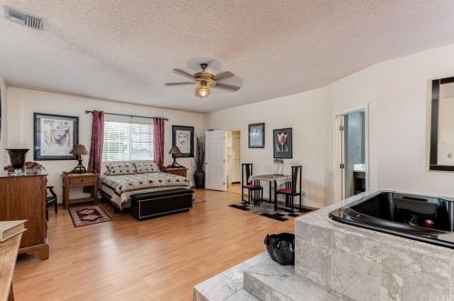 12070 Morning Ave, Downey CA  90242-2324 exterior