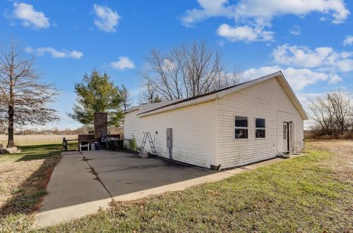 7186 National Rd, Brookville OH  45309-8784 exterior