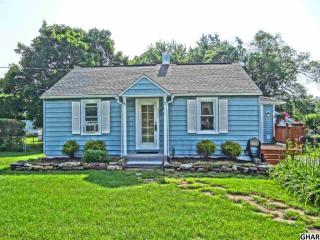 1937 Maplewood Dr, Carlisle, PA 17013-1134