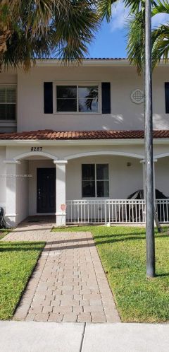 8287 27th St, Hollywood, FL 33025-7410