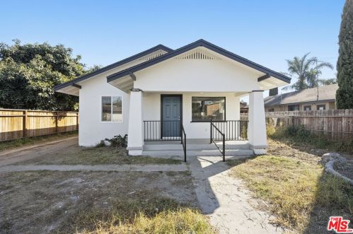 2074 Cerritos Ave, Long Beach, CA 90806-5112