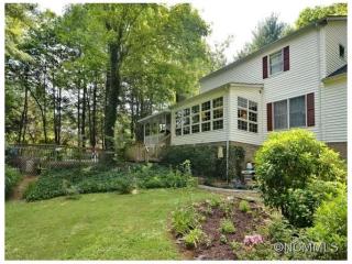 104 Kenwood Dr, Hendersonville, NC 28739-6866