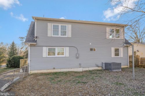 419 Hamilton St, Fredericksburg VA  22408-2931 exterior