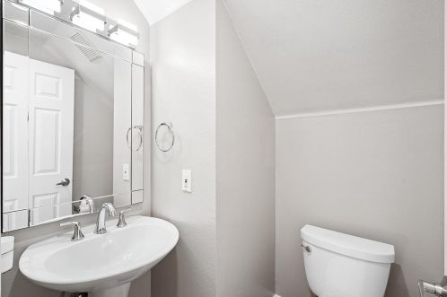 113 Estrada Dr, Mountain View CA  94043-5266 exterior