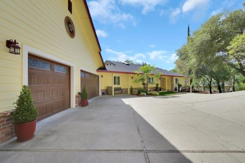 18883 Hummingbird Dr, Lake Wildwood CA  95946-9694 exterior