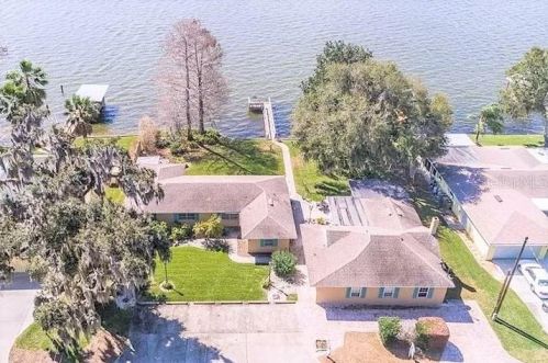 32651 Lakeshore Dr, Tavares, FL 32778-5041
