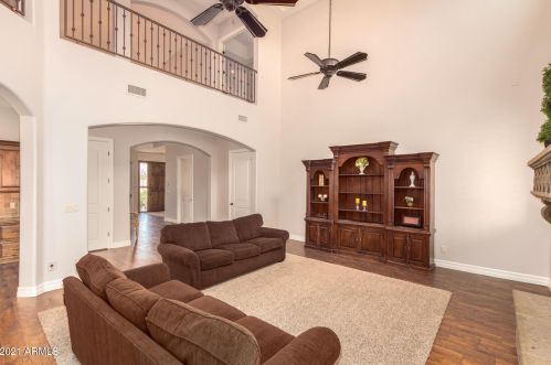 2710 Cattle Dr, Gilbert AZ  85297-8116 exterior